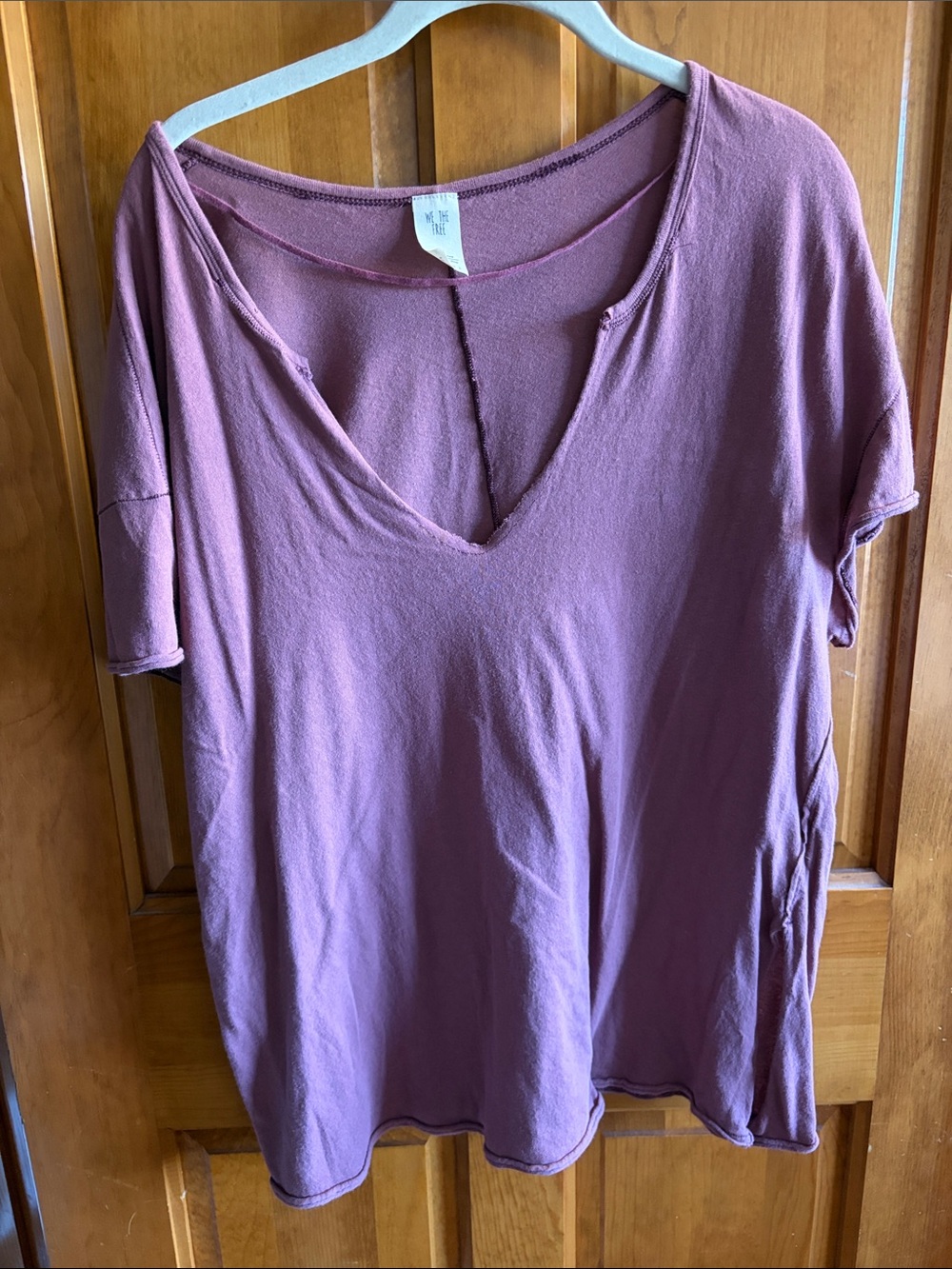 We the feee Classic V-Neck Women's Top in Mauve - Unbranded